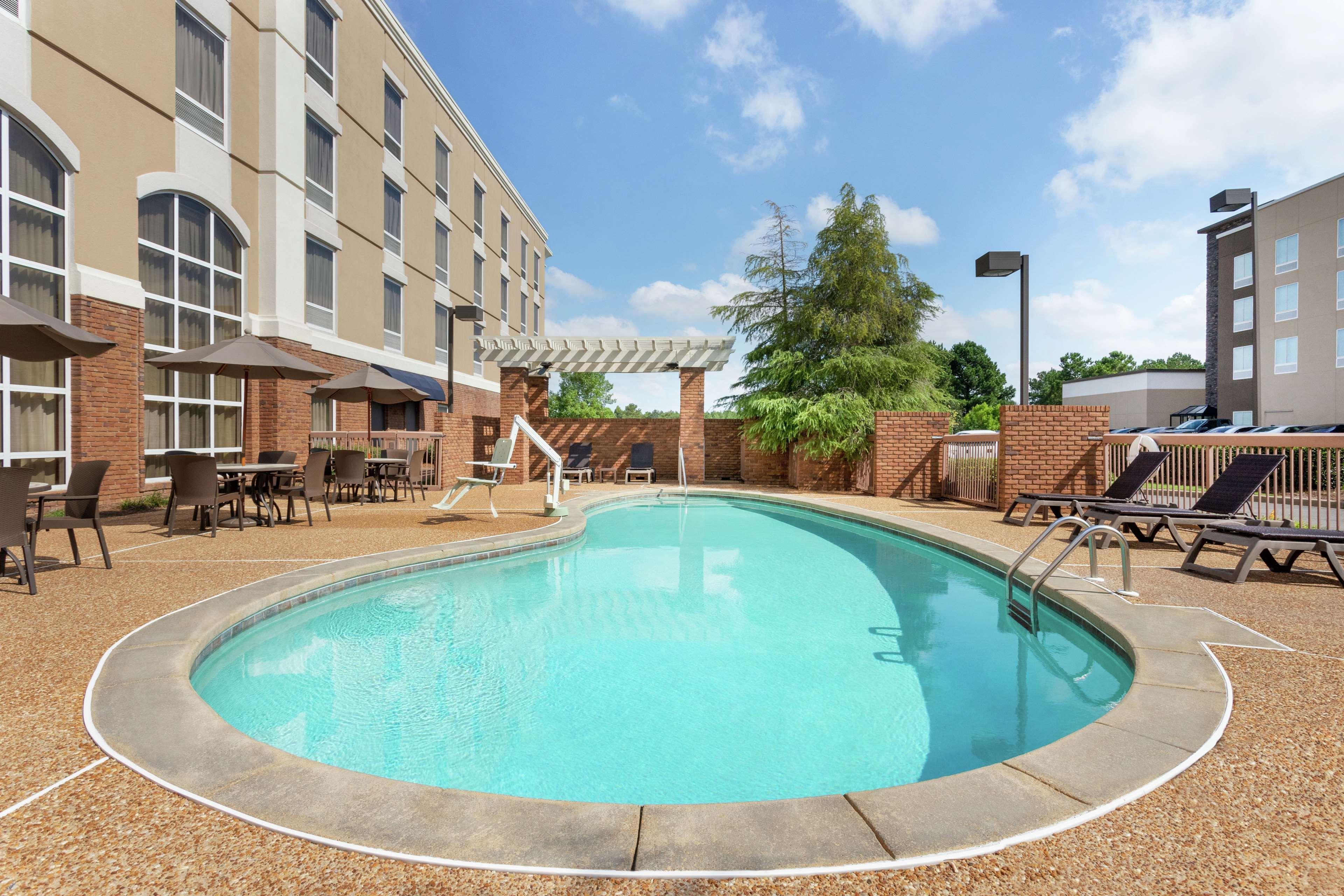 Hampton Inn & Suites Montgomery-Eastchase Экстерьер фото