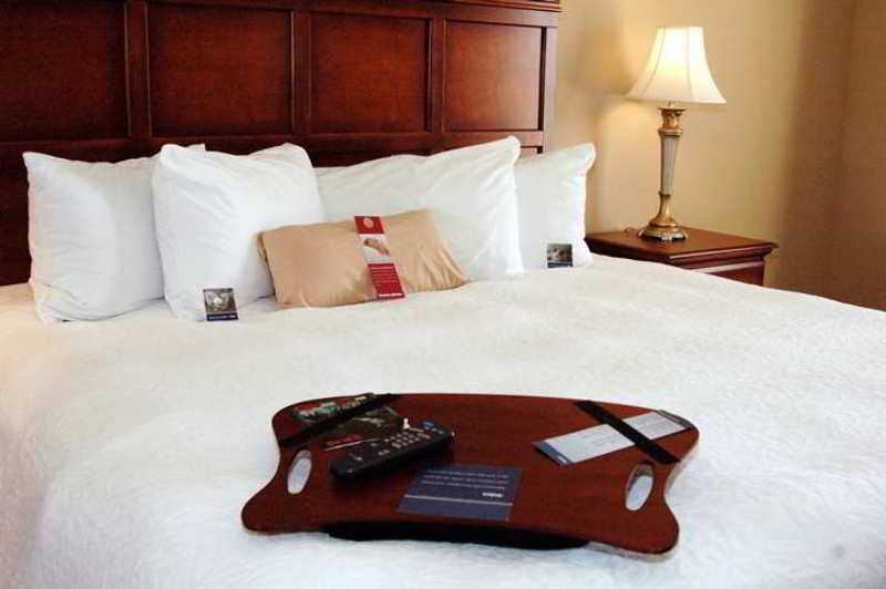 Hampton Inn & Suites Montgomery-Eastchase Номер фото